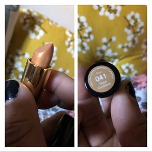 Maybelline lipstick in gold goddess